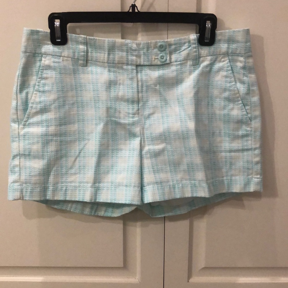 Vineyard Vines dress shorts